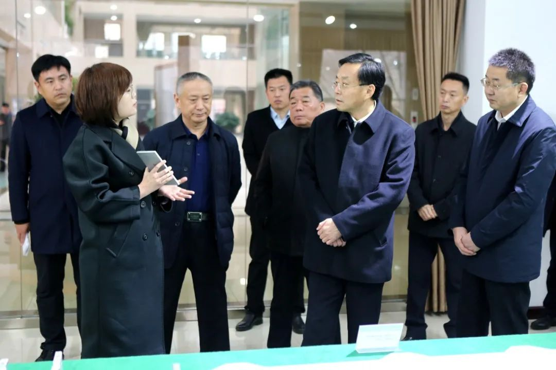邹平市委副书记、代市长张谦一行来蘑菇视频
调研