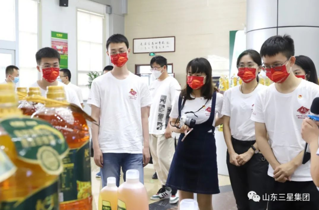 北京大学“力行打算”研讨生理论团来山东三星团体观赏调研