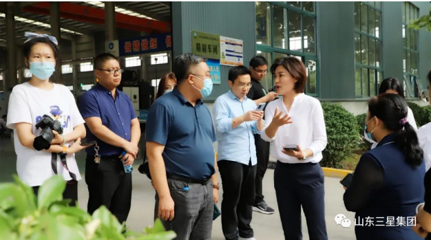“聚焦九大工程 扶植进步前辈制作业强市 献礼二十大”邹平市前进式主题采访勾当走进山东三星集体