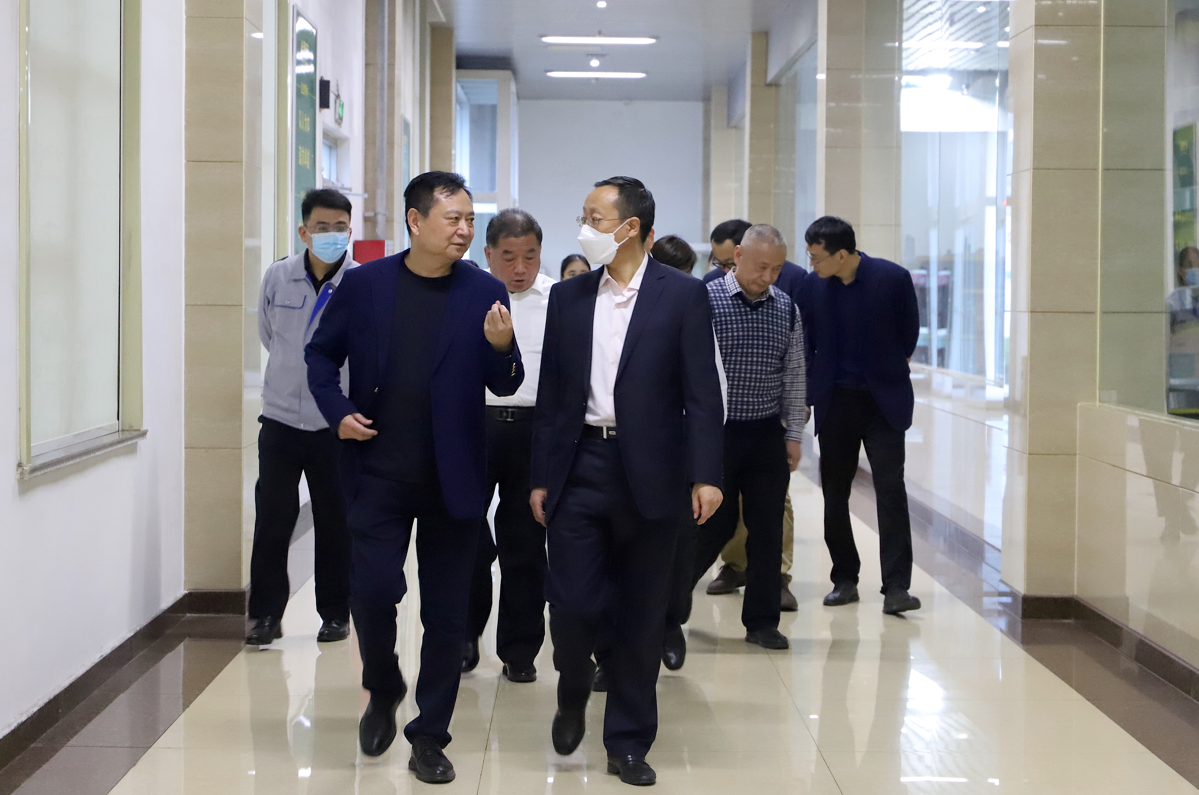 中国信达山东分公司调研组来山东三星团体观赏调研
