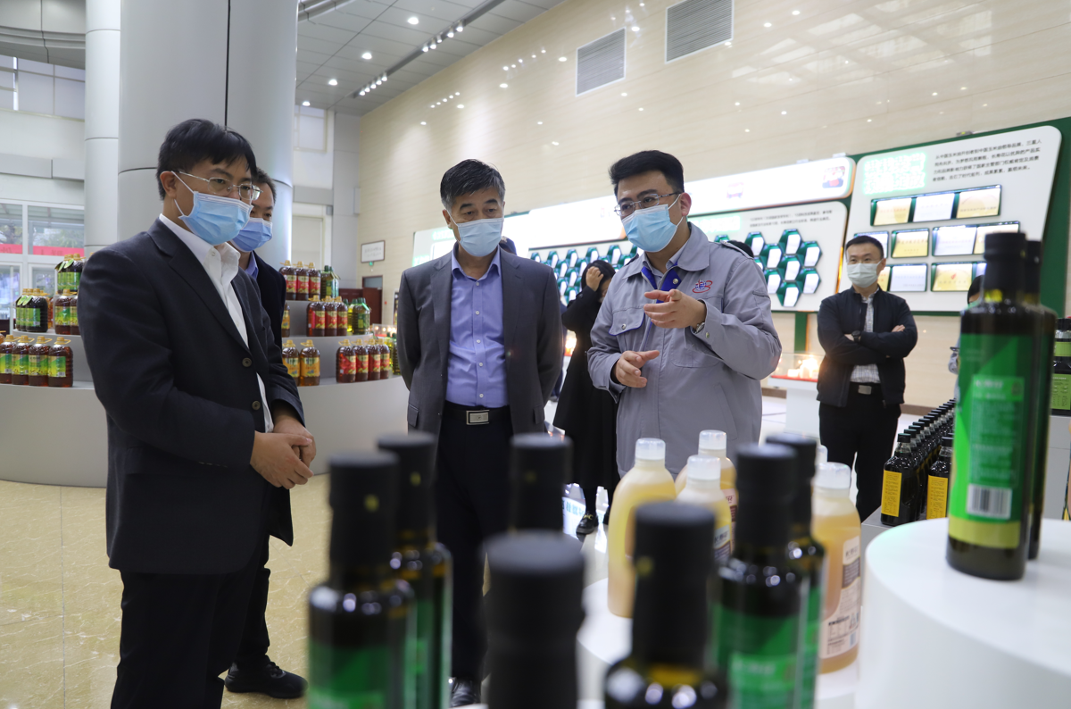 山东省社科院调研组来山东三星团体调研