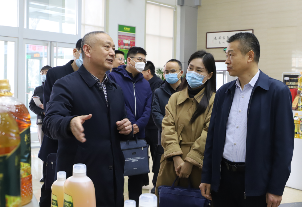 滨州市委政策研讨室调研组来山东三星团体调研