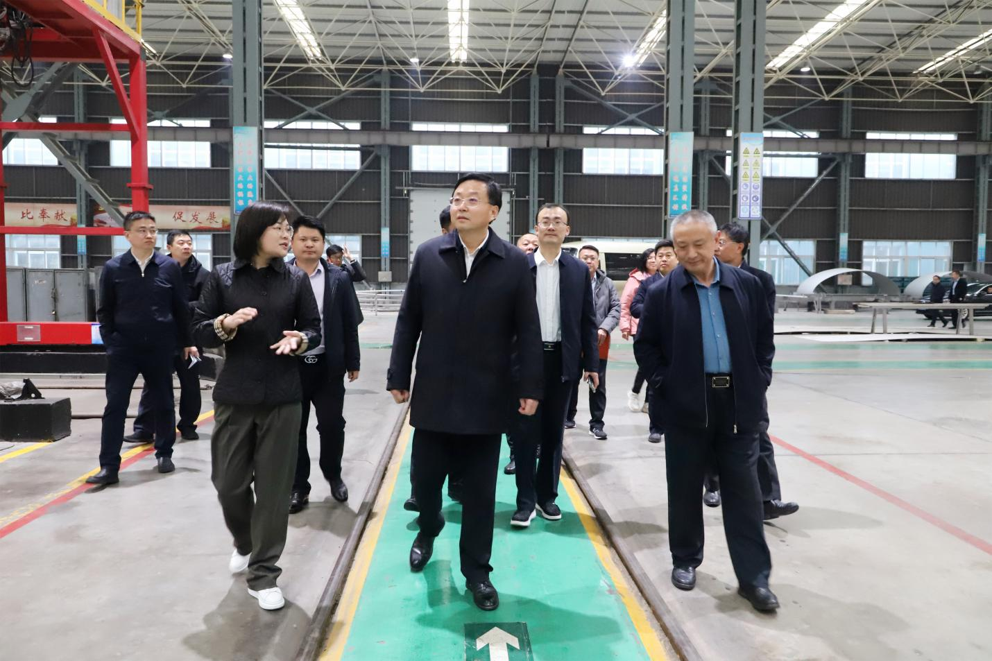 邹平市委副书记、市长张谦来蘑菇视频
调研