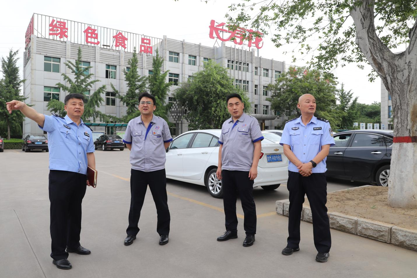 驻企警长做实办事 访问一线护航成长