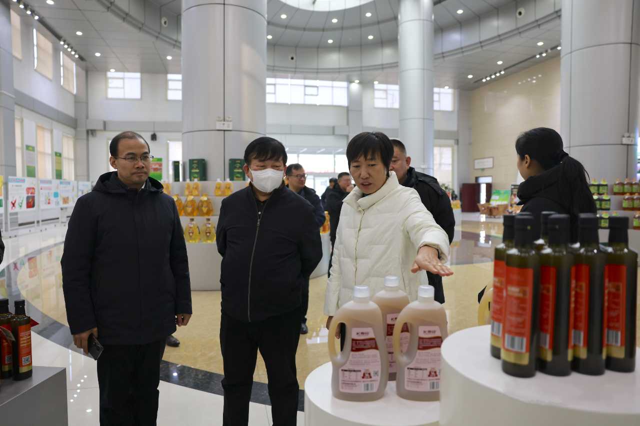 省疾控中间调研组来山东三星团体调研