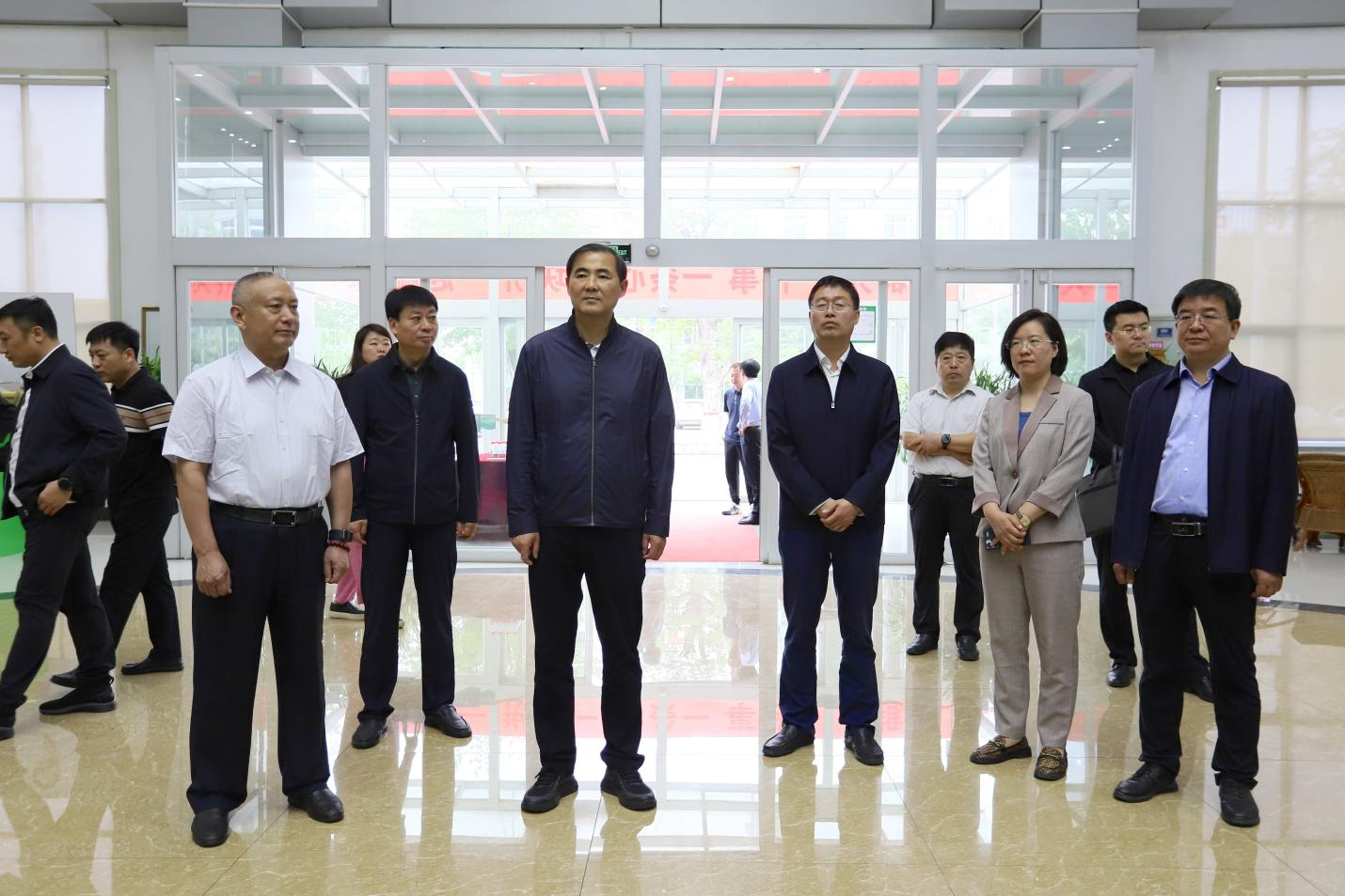 佳木斯市当局副市长、佳木斯国度农高区党工委布告王继武一行来山东三星团体调研