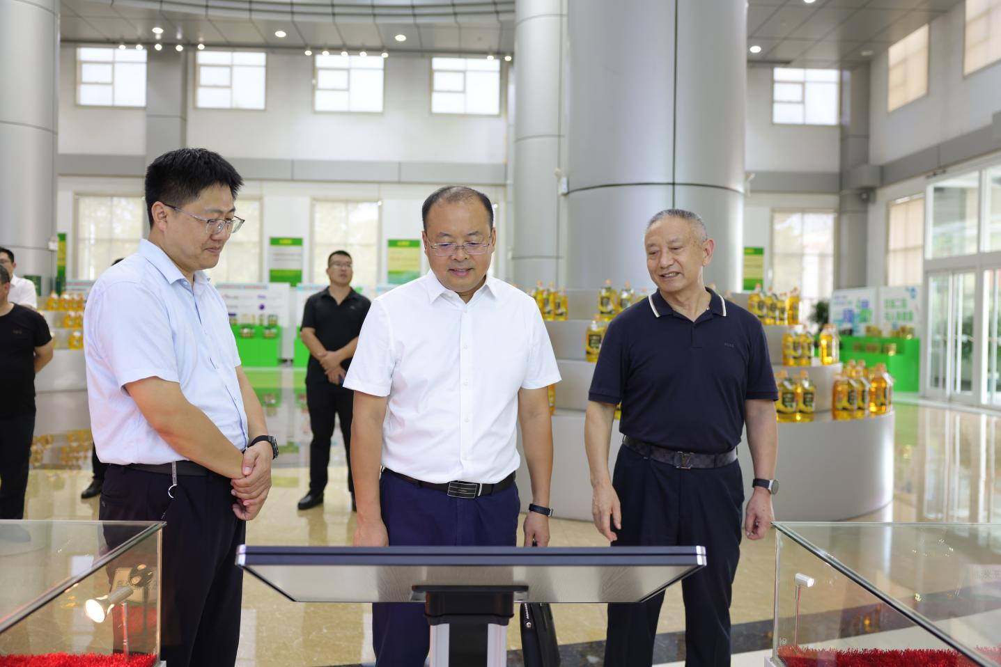 邹平市委常委、副市长提名人选王强带队来山东三星团体调研