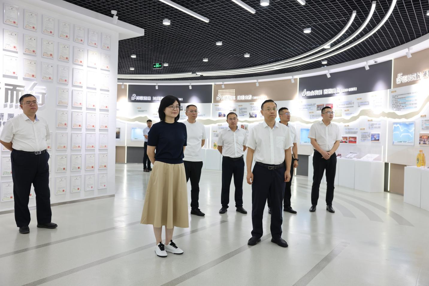 邮储银行滨州分行党委布告、行长梁骞一行来山东三星团体访问调研