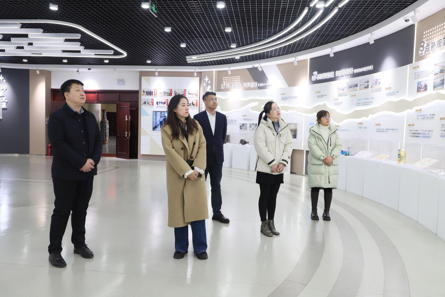 周村经济开辟区党工委一行来山东三星团体交换进修