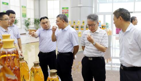 中国粮食经济杂志社社长、主编李福君来蘑菇视频
调研