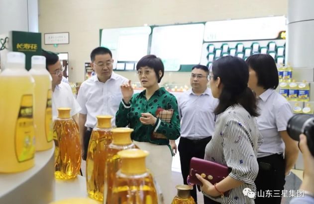 中国粮油学会副秘书擅长衍霞一行来山东三星集体观赏调研