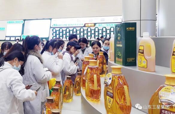滨州学院师生来蘑菇视频
参观学习