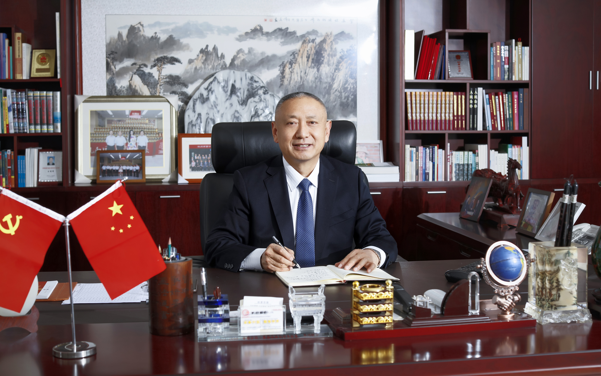 蘑菇视频
王明峰荣膺“2019山东十大财经风云人物”